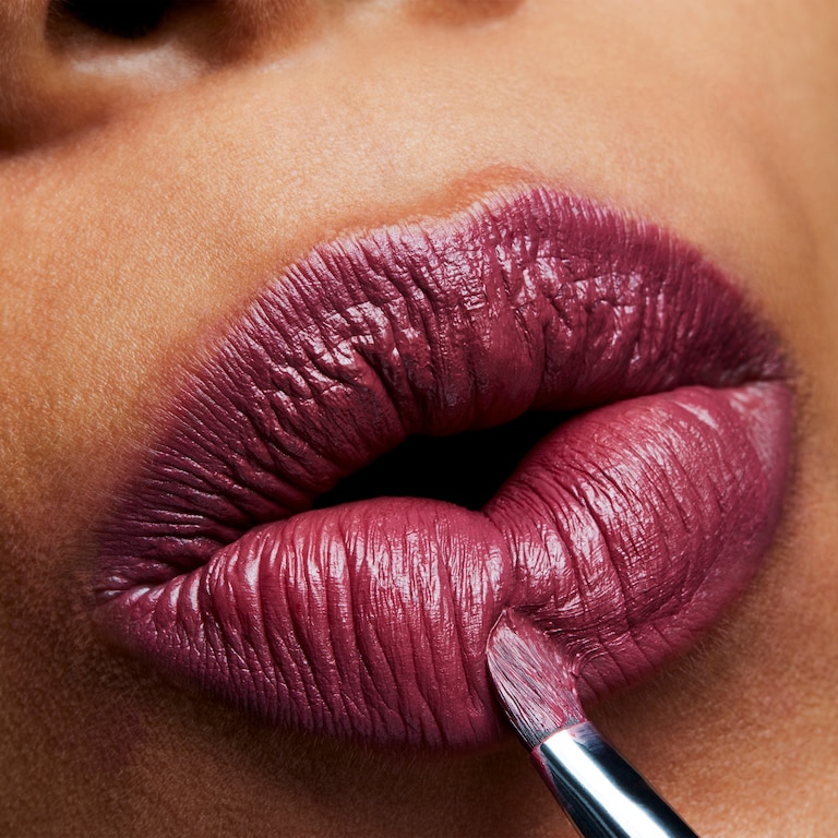 Satin Lipstick, 3.0 g, Amorous, Model, medium