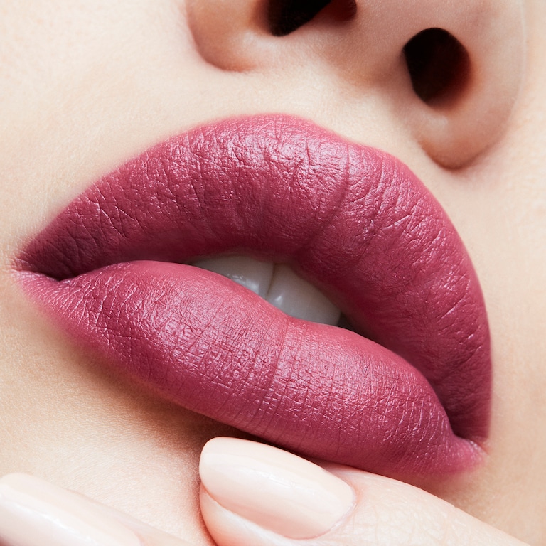 Satin Lipstick, 3.0 g, Amorous, Model, light