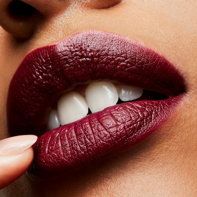 Satin Lipstick, 3.0 g, Media, Model, medium