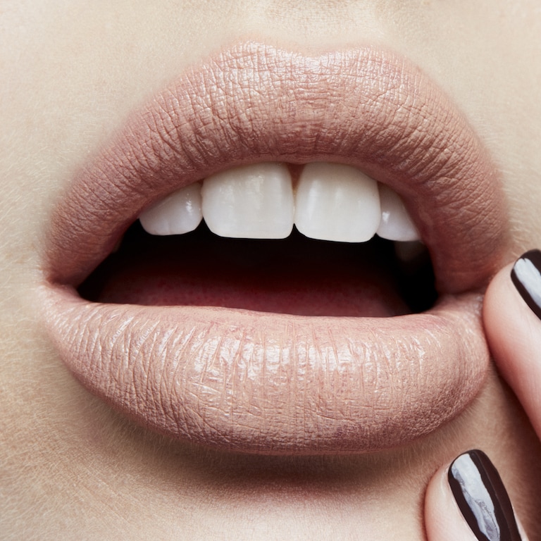 Amplified Lipstick, 3.0 g, Leave Me Breathless, Model, light