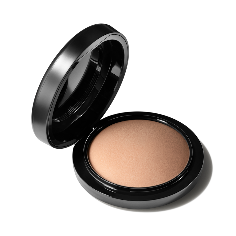 Mineralize Skinfinish Natural, MEDIUM DARK, 10g, Product Shot