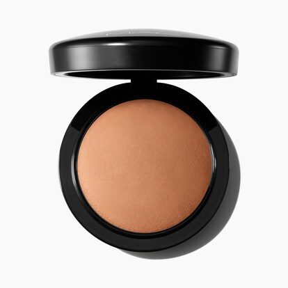 Mineralize Skinfinish Natural, 10.0 g, Dark Deep, Product Shot