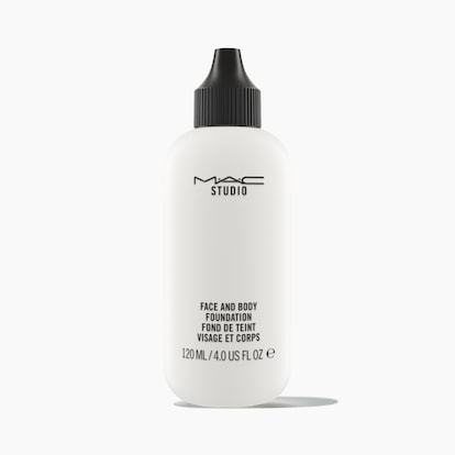 M·A·C Studio Face and Body Foundation, 120.0 ml, White, Product Shot