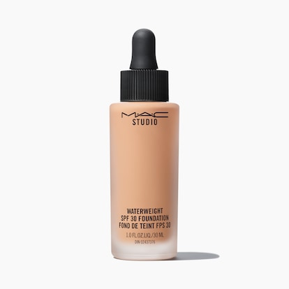 Studio Waterweight SPF 30 Foundation, 30.0 ml, NC42, Product Shot