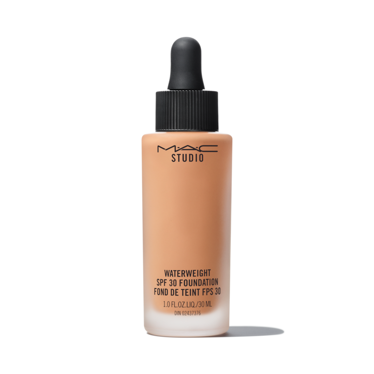 Studio Waterweight Foundation, NC44, NC44, 30ml, Product Shot