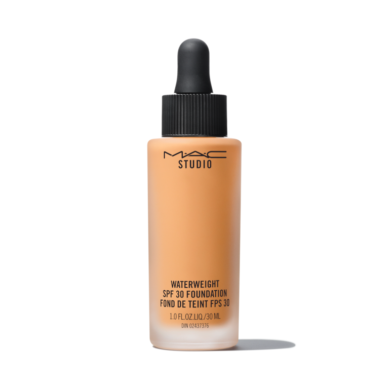 Studio Waterweight Foundation, NC45, NC45, 30ml, Product Shot