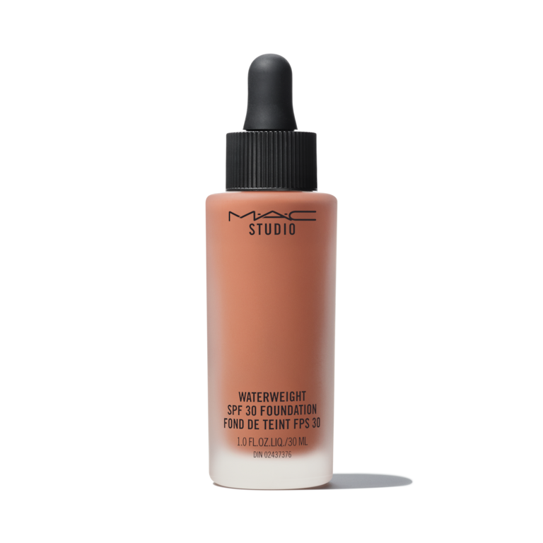 Studio Waterweight SPF 30 Foundation, 30.0 ml, NW45, Product Shot