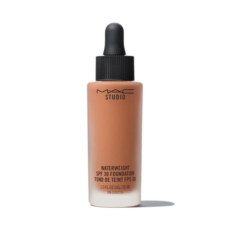 Studio Waterweight Foundation, NW47, 31, 30ml, Product Shot