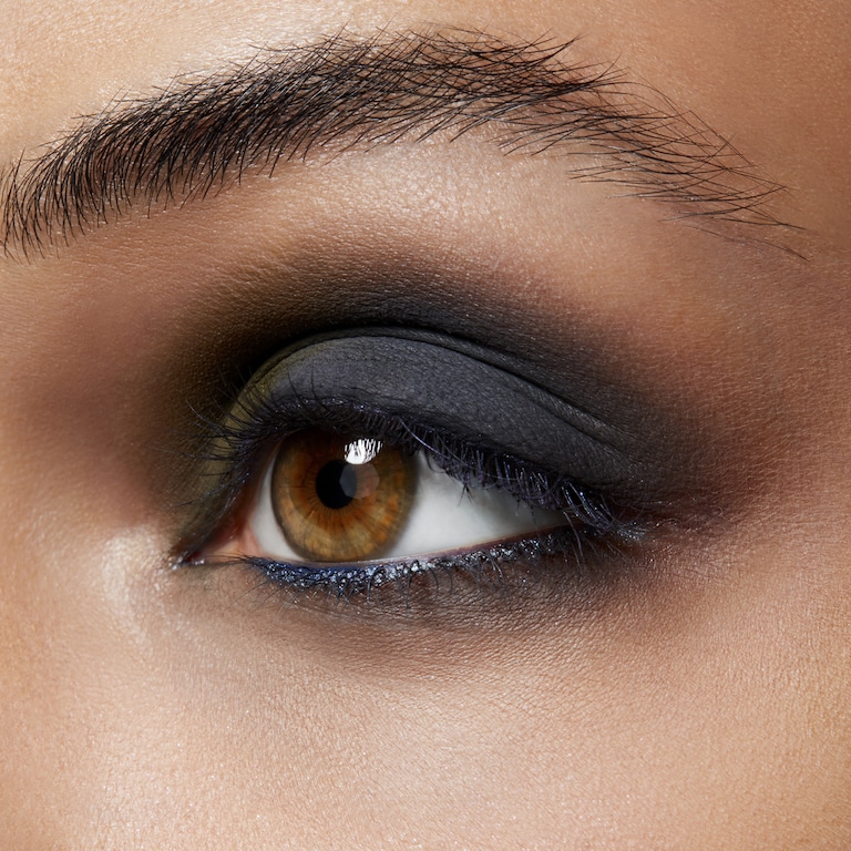 MOODY BLOOMSEye Shadow, Greystone, 1.5g, Model, Medium Skin Tone