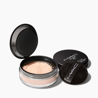 Studio Fix Pro Set + Blur Weightless Loose Powder, 6.5 g, Light, Product Shot