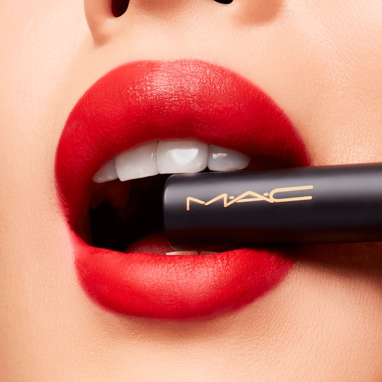 Powder Kiss Rouge à lèvres Velvet Blur Slim Stick, 2.0 g, devoted to danger, Model
