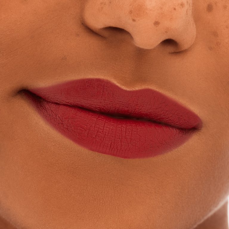 M·A·C Locked Kiss 24hr Lipstick, Extra Chili, 1.8g, Model, Medium Skin Tone