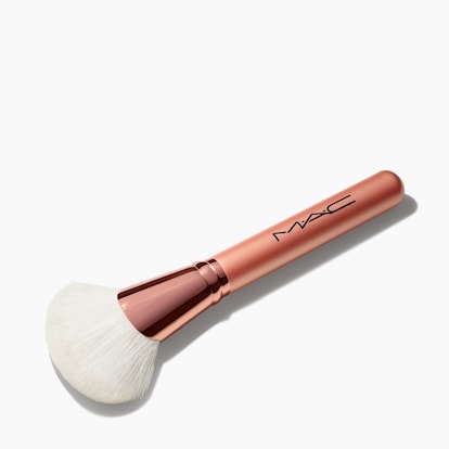 143S Bronzer Fan Brush, Product Shot