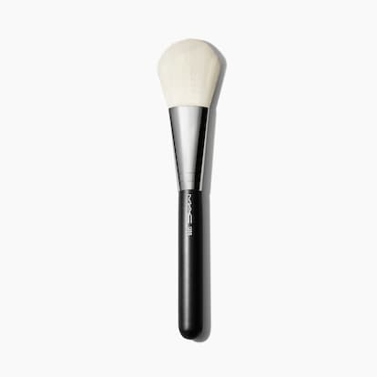 135 Synthetic Large Flat Powder Brush, Product Shot