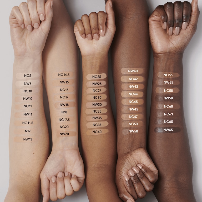 Studio Radiance 24HR Luminous Lift Concealer / Mini M·A·C, 1.8 ml, NC17, Model, multiple