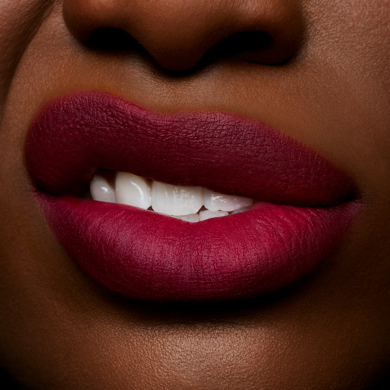 Powder Kiss Liquid Lipcolour, 5.0 ml, Burning Love, Model, deep