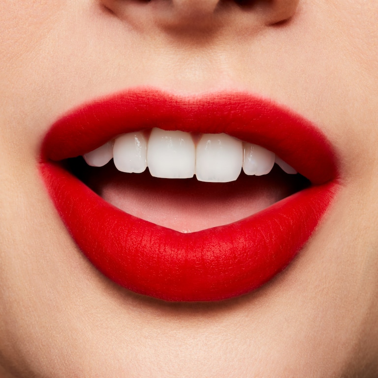 Powder Kiss Liquid Lipcolour, 5.0 ml, M·A·C Smash, Model, light