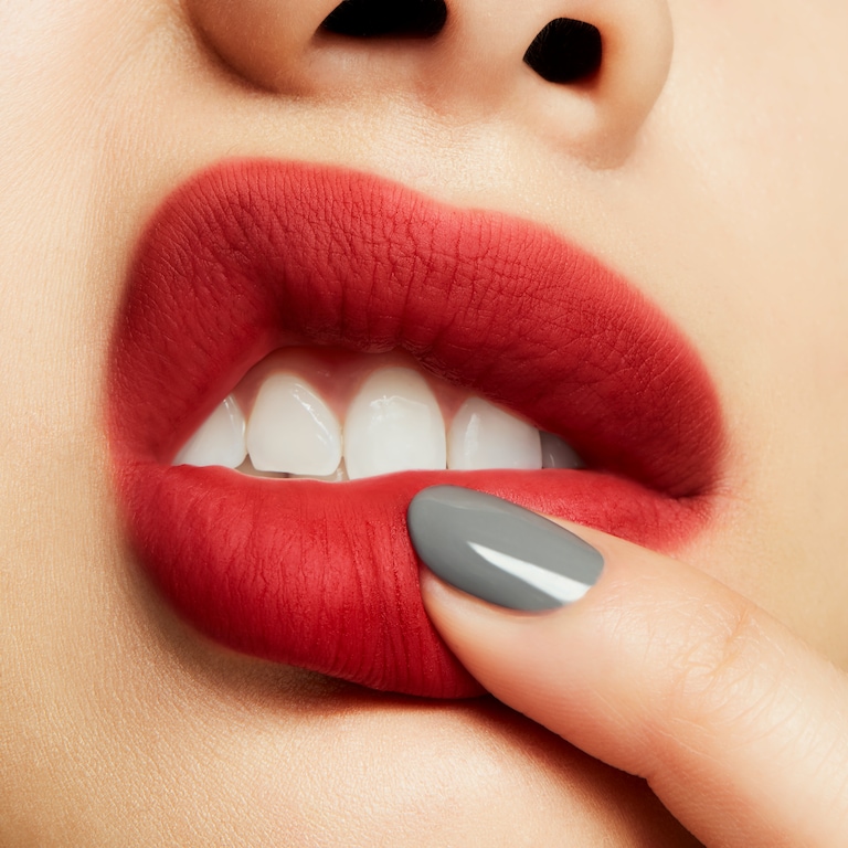 Powder Kiss Liquid Lipcolour, 5.0 ml, Fashion Sweetie, Model, light