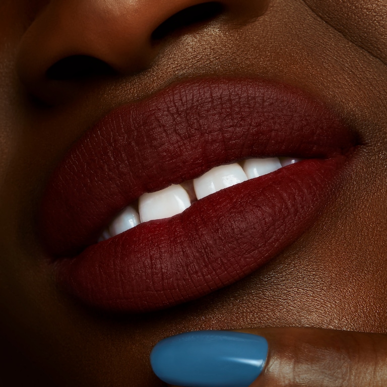 Powder Kiss Liquid Lipcolour, 5.0 ml, Pretty Pleats!, Model, deep