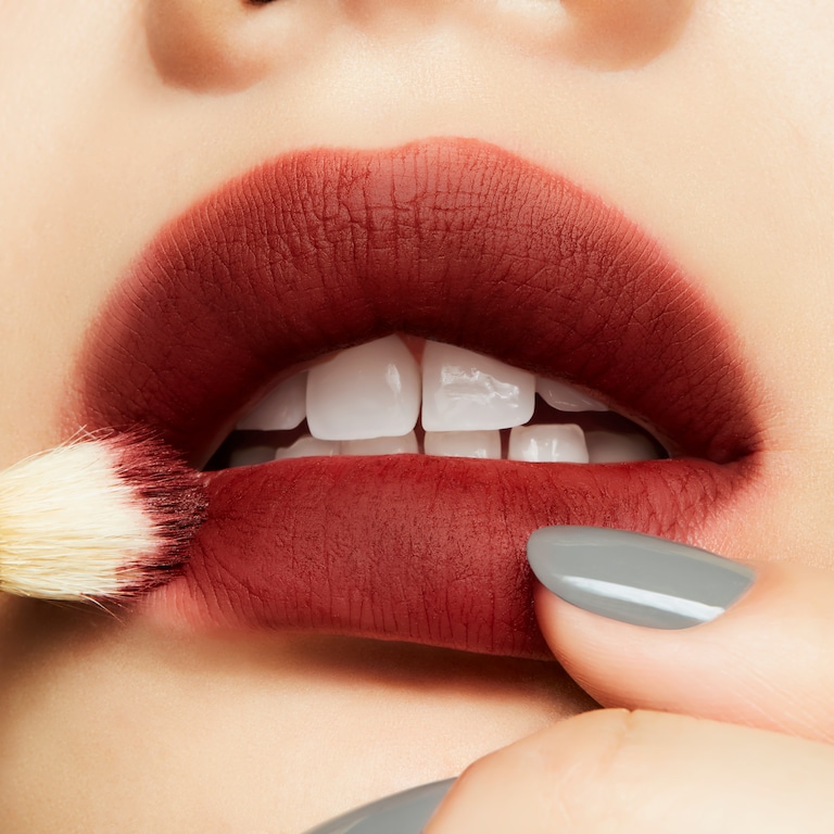 Powder Kiss Liquid Lipcolour, 5.0 ml, Pretty Pleats!, Model, light