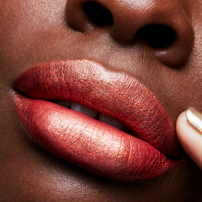 Rouge à Lèvres Givré, CB 96, CB 96, 3g, Model, Deep Skin Tone