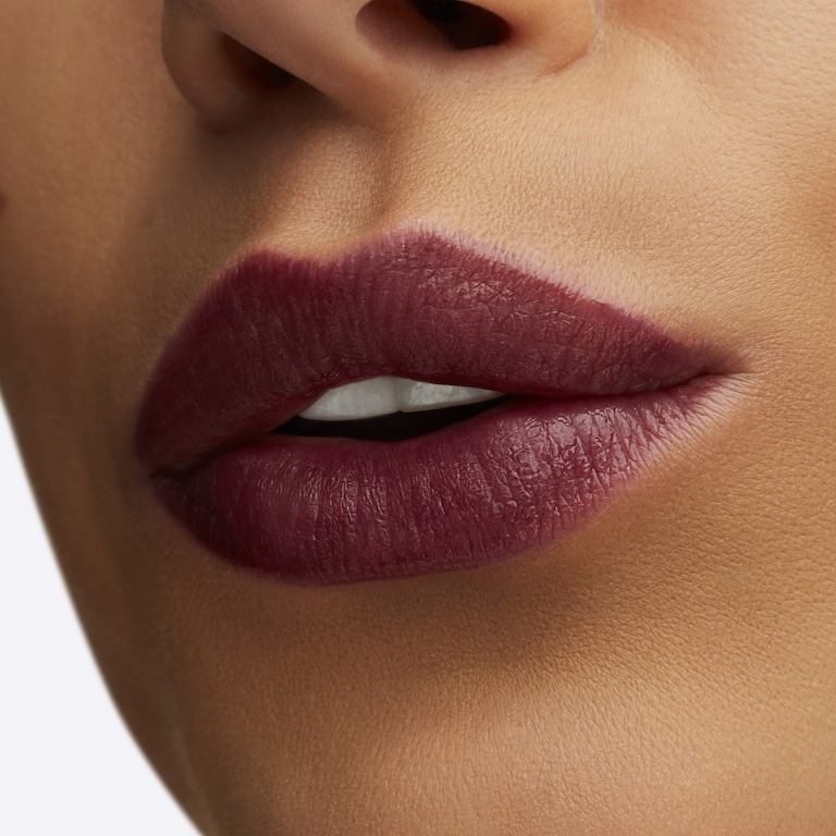 Lustreglass Lipstick, Succumb to Plum, 550, 3g, Model, Medium Skin Tone