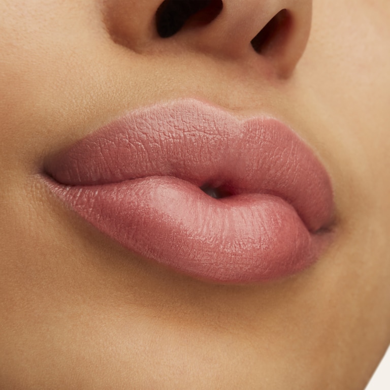 Lustreglass Lipstick, $ellout, 3g, Model, Medium Skin Tone