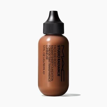 Studio Radiance Face and Body Radiant Sheer Foundation, 50.0 ml, C8, Product Shot