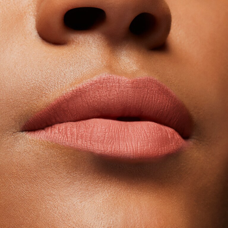 M·A·C Locked Kiss M·A·C Locked Kiss Liquid Lipcolour, bodacious, 4ml, Model, Deep Skin Tone