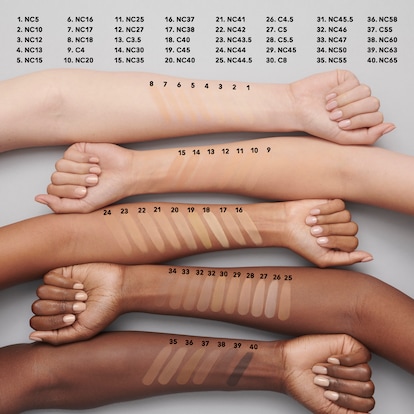 Studio Fix Fluid SPF 15 24HR Matte Foundation + Oil Control, 30.0 ml, NC5, Model, multiple