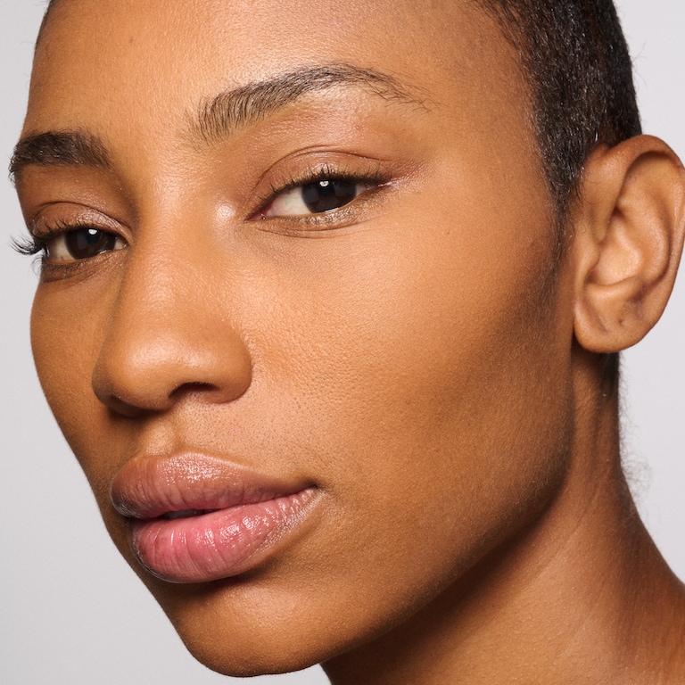 Mineralize Skinfinish Natural, 10.0 g, Dark, Model