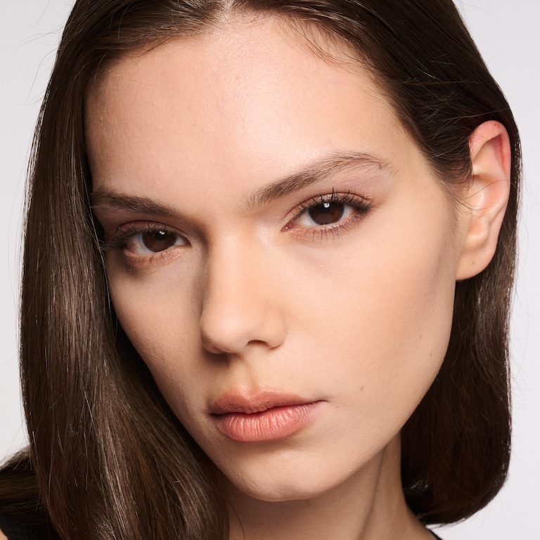 Mineralize Skinfinish Natural, 10.0 g, Medium Plus, Model