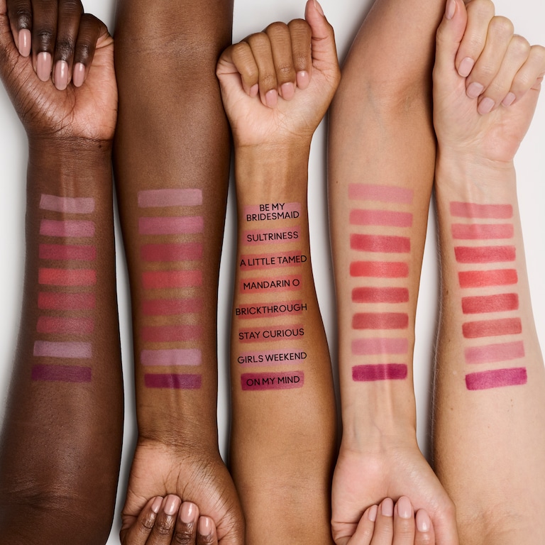 Powder Kiss Hazy Matte Lipstick, 3.5 g, Mandarin O, Model