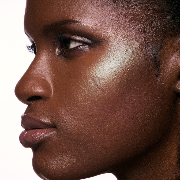 Bounce & Gleam Highlighter / M·A·C Holiday, 7.2 g, InvestMint, Model, deep