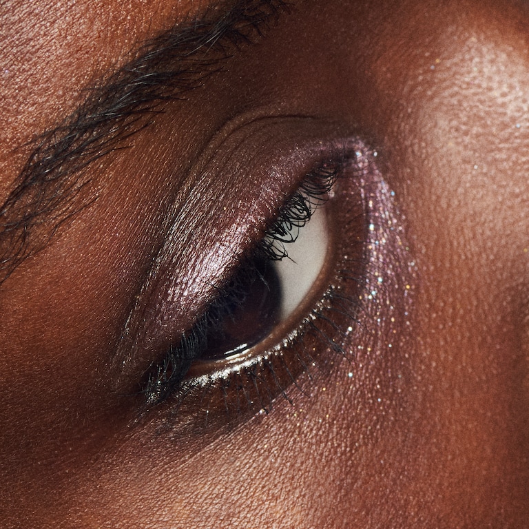 Jelly Shine Eye Shadow / M·A·C Holiday, 1.0 g, Ice List, Model, deep