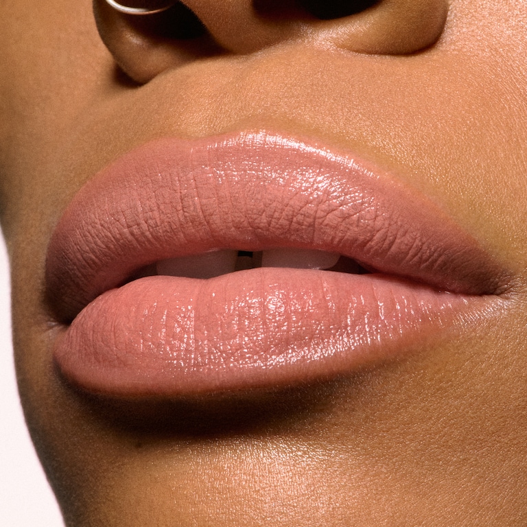 M·A·Cximal Satin Lipstick / M·A·C Holiday, 3.0 g, Future Beige, Model, deep