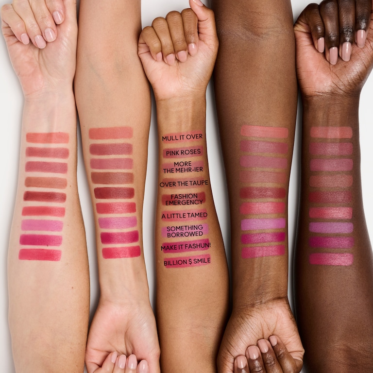 Powder Kiss Lip + Cheek Mousse, 5.0 ml, A Little Tamed, Model