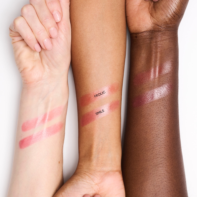 Glow Play Lip Balm / Metamorphosis Collection, 3.14 g, Smile, Model