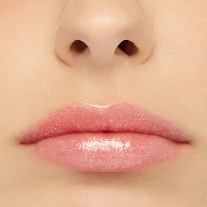 Lipglass Air Non-Sticky Gloss / Holiday, 5.0 ml, Snowkissed, Model, light