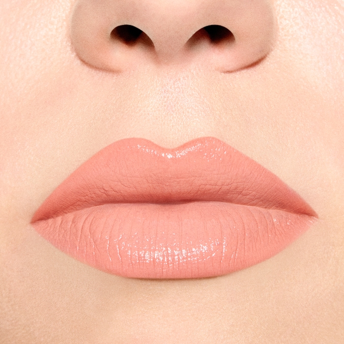 M·A·Cximal Sleek Satin Lipstick / Holiday, 3.5 g, Naughty Nude, Model, light