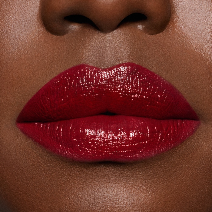 M·A·Cximal Sleek Satin Lipstick / Holiday, 3.5 g, Ruby Woo-La-La, Model, deep
