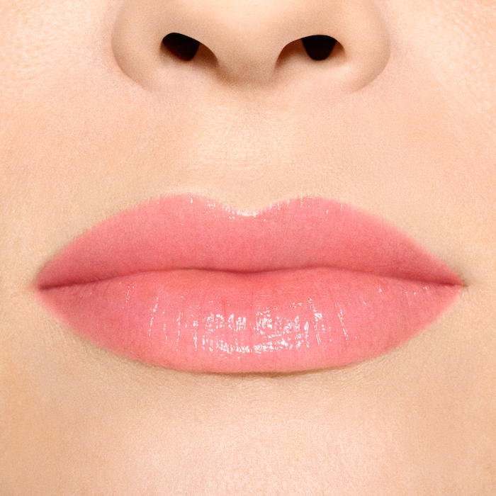 Fizzy Feels Lip Balm / Holiday, 3.0 g, Fizzy Bubbles, Model, light