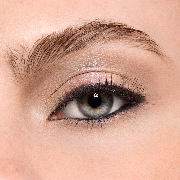 Smoke + Ice Eye Shadow Duo, 2.0 g, Luxe + Luminous, Model, light