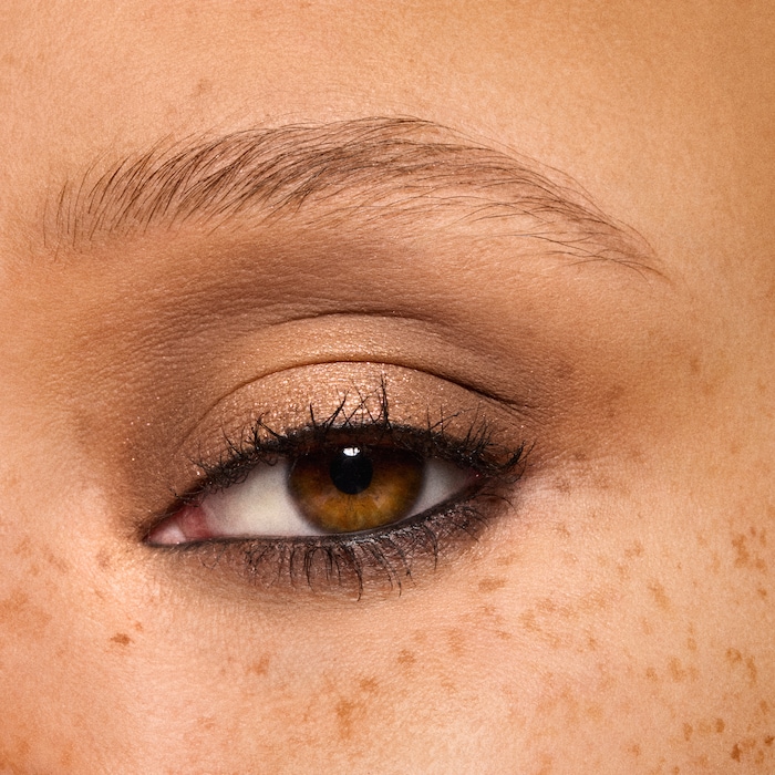 Smoke + Ice Eye Shadow Duo, 2.0 g, Midnight + Magic, Model, medium