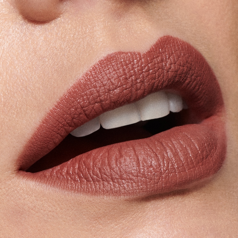 M·A·Cximal Silky Matte Lipstick / Sepia Collection, 3.5 g, Timeless Taupe, Model