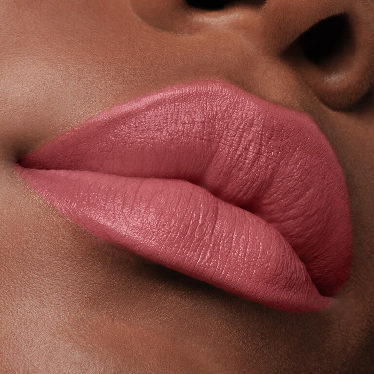 Runway Lip Stylo Matte, 2.0 g, 113 Cashmere Suede, 113, Model, deep