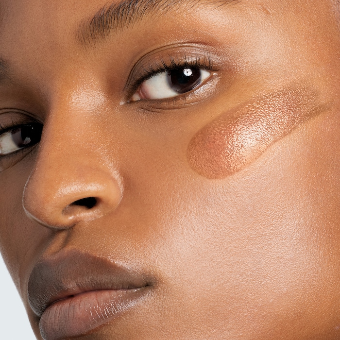 Soleil Neige Face Illuminator, 5.5 ml, 01 Bronze Light, 01, Model, medium