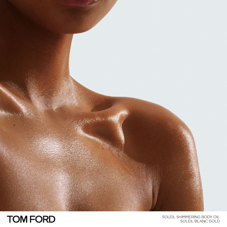 Soleil Blanc Shimmering Body Oil, Soleil Blanc, 100ml, Model, Light Skin Tone