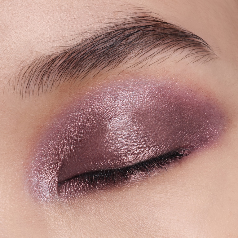 Runway Eye Color Stylo, 1.5 g, 106 Violet Drape, 106, Model, light