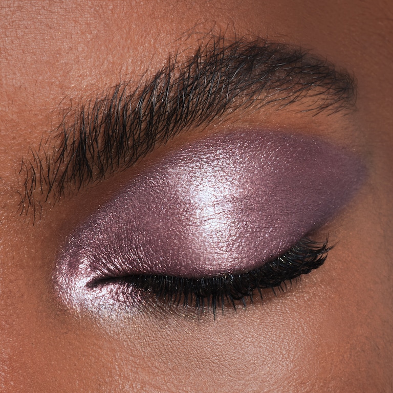 Runway Eye Color Stylo, 1.5 g, 106 Violet Drape, 106, Model, deep